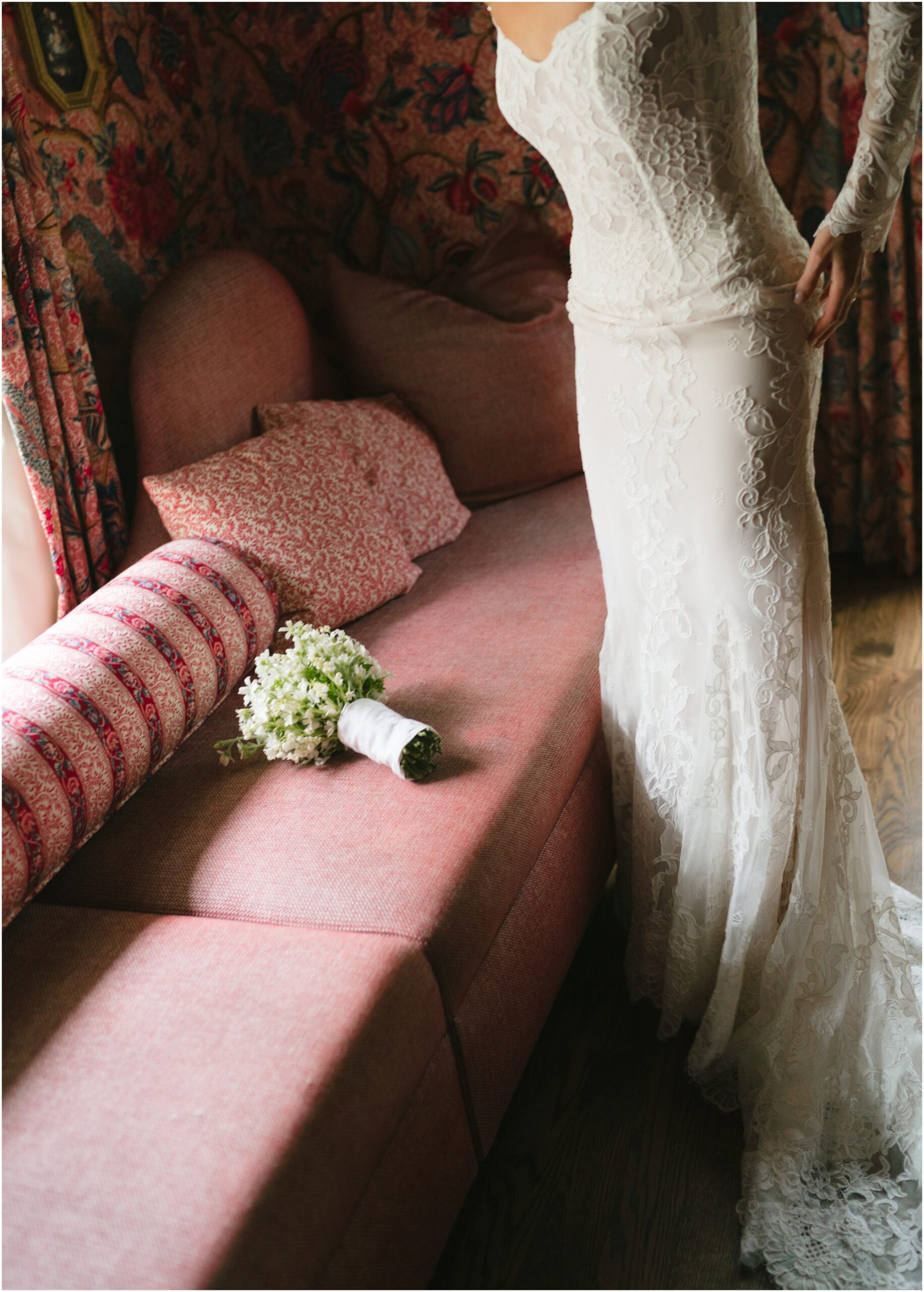 lihi hod bride at commodore perry estate in austin texas in the pink room LaVerne Suite